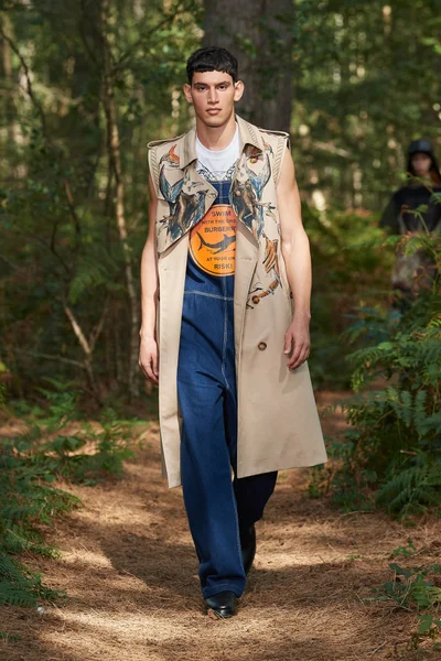 Look 27